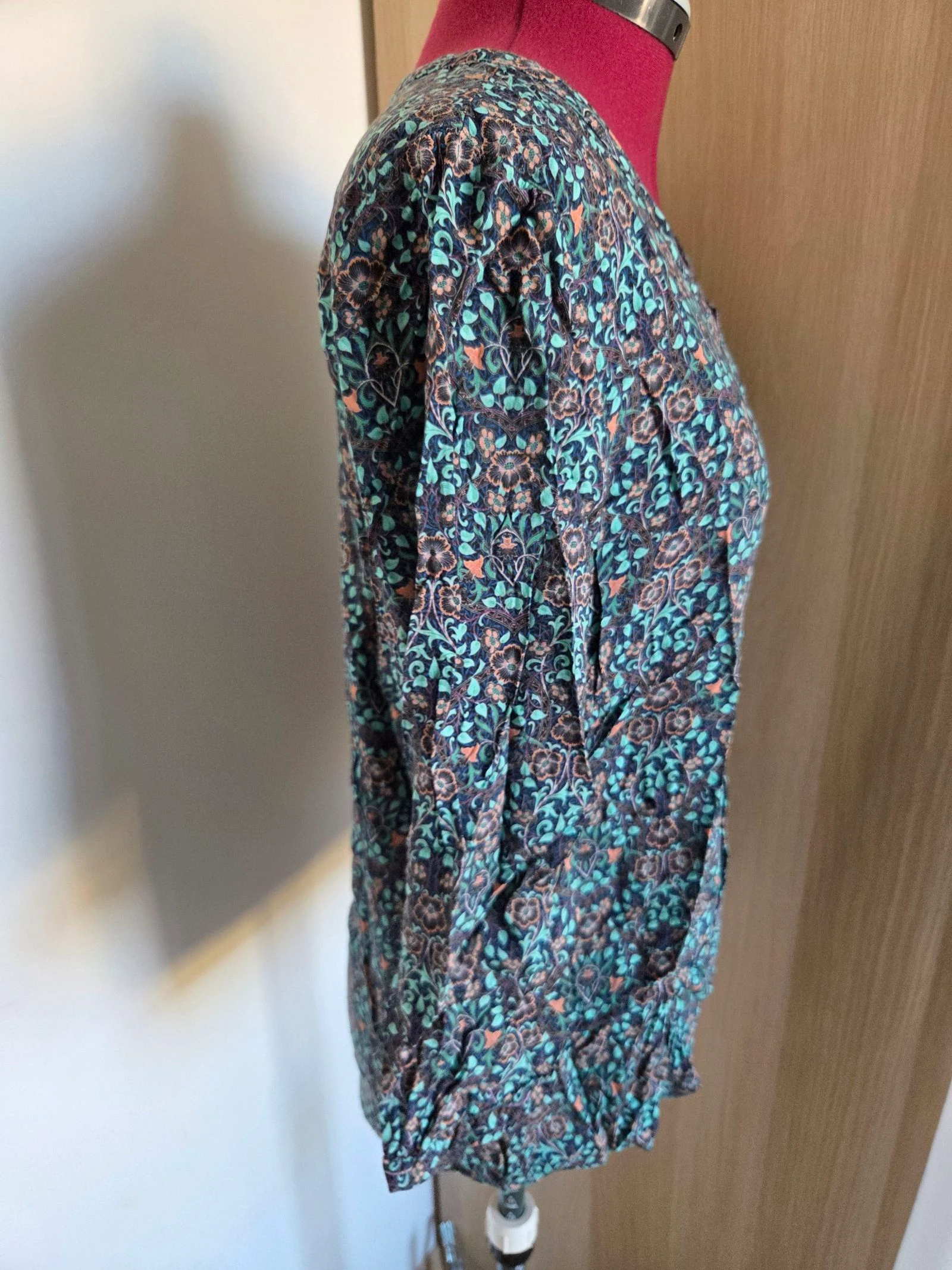 Blusa feminina multicolorida floral tamanho 38/40 Bréal – photo 3